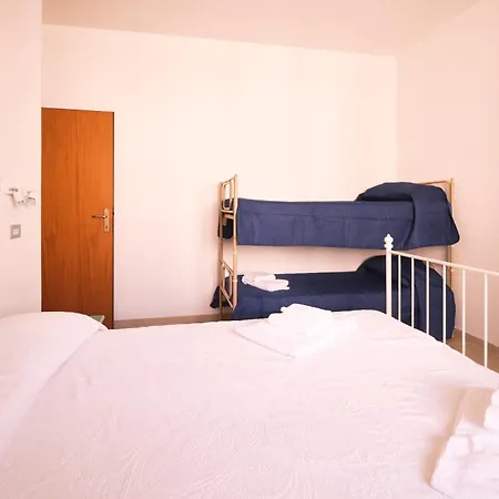 Porticciolo 1 Fronte Mare X 8 Persone By Affitti Brevi *